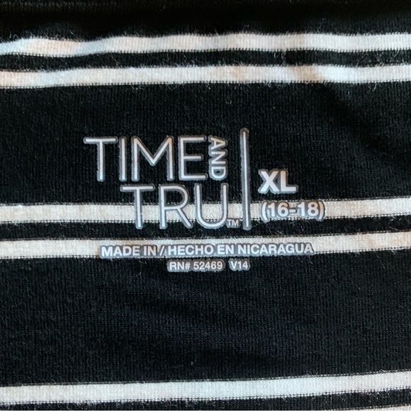 NWOT. Striped V-Neck T-Shirt * XL - Picture 2 of 10